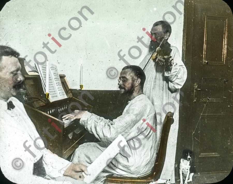Musizierende Missionare ; Missionaries play music (simon-173a-057.jpg)
